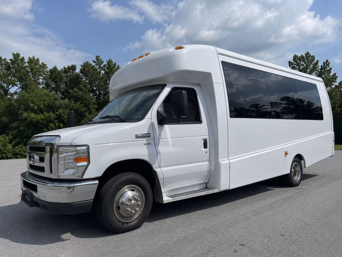 Chandler Winery Tour & Pub Crawl Transportation party bus exterior