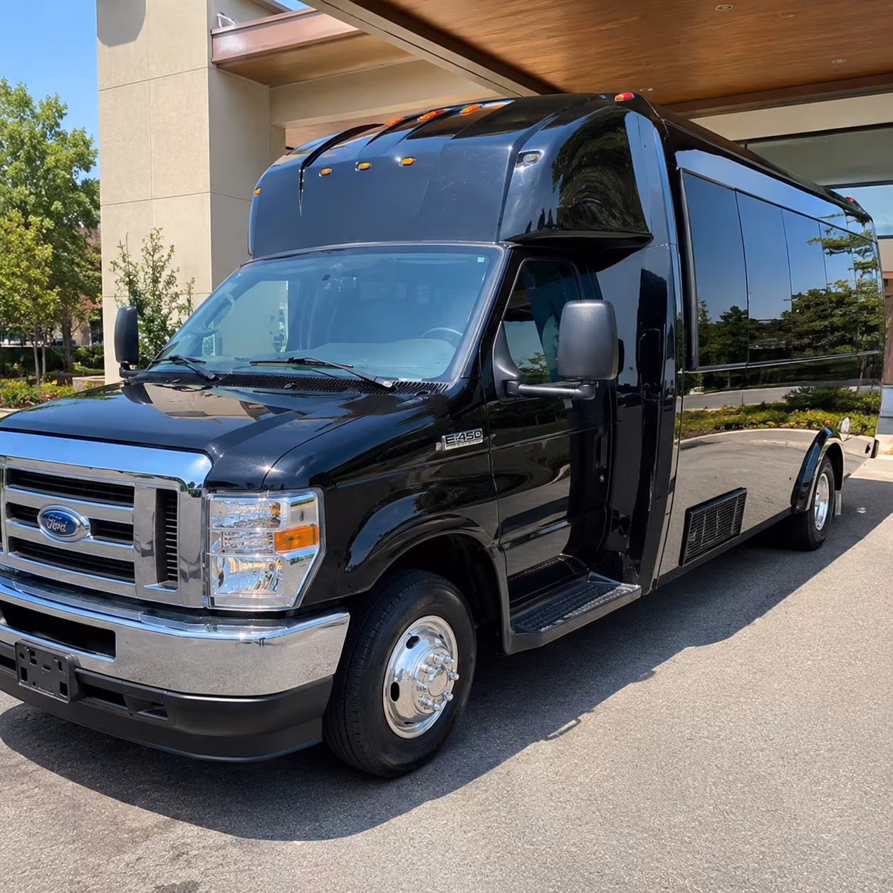 Glendale Birthday, Sweet 16, & Quinceañera Party Bus Rentals